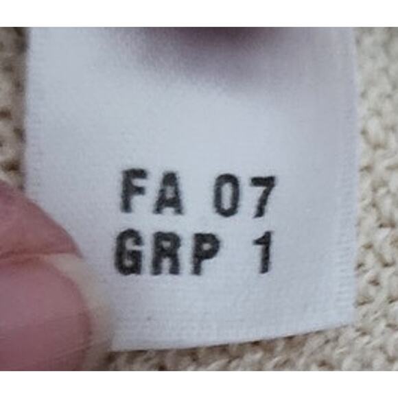 St. John Sport Cream Long Sleeve Turtleneck Sweater, Size Large - Picture 8 of 8